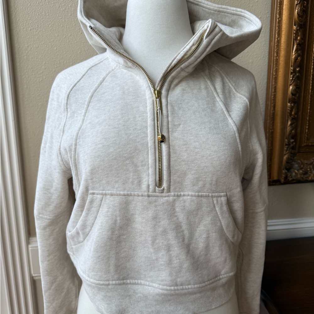 Lululemon scuba half zip hold hardware